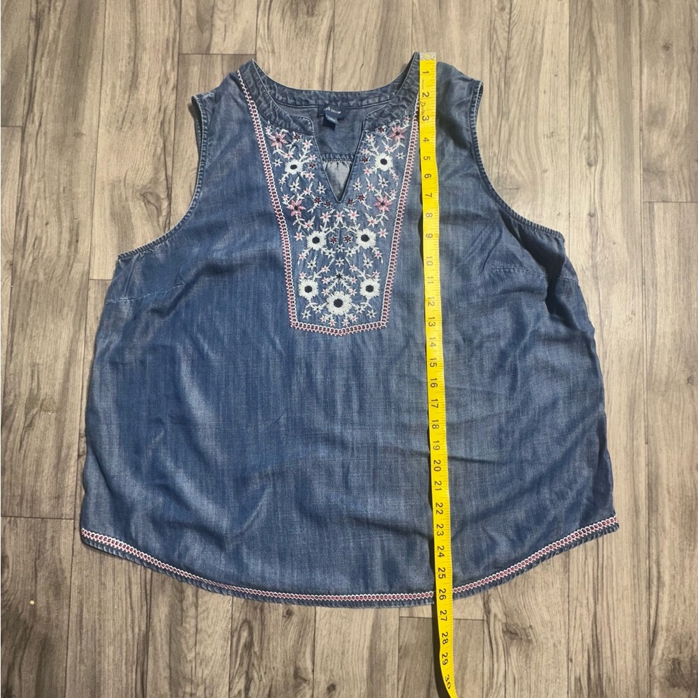 Till Denim Chambray Sleeveless Top Women's Size XL Floral
Embroidered Boho - Picture 7 of 11